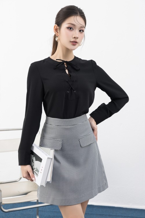 Sixdo Black Mini Woven Skirt